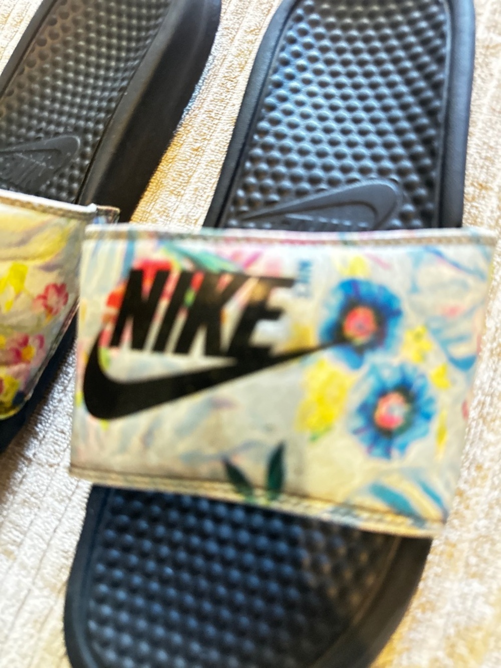Nike Benassi JDI Floral Slides Sandals Men’s Size 10 Black Tropical Print Comfor